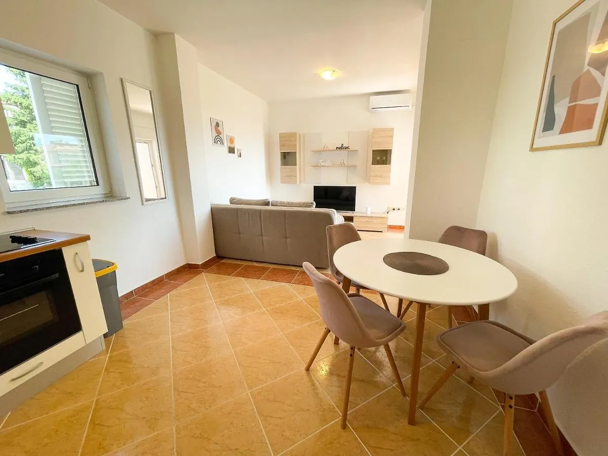Apartman La Mar Crikvenica 0*,  Croatia
